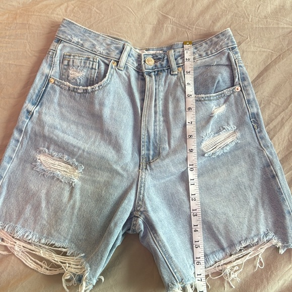 Stradivarius Bermuda style ripped shorts - Picture 3 of 8